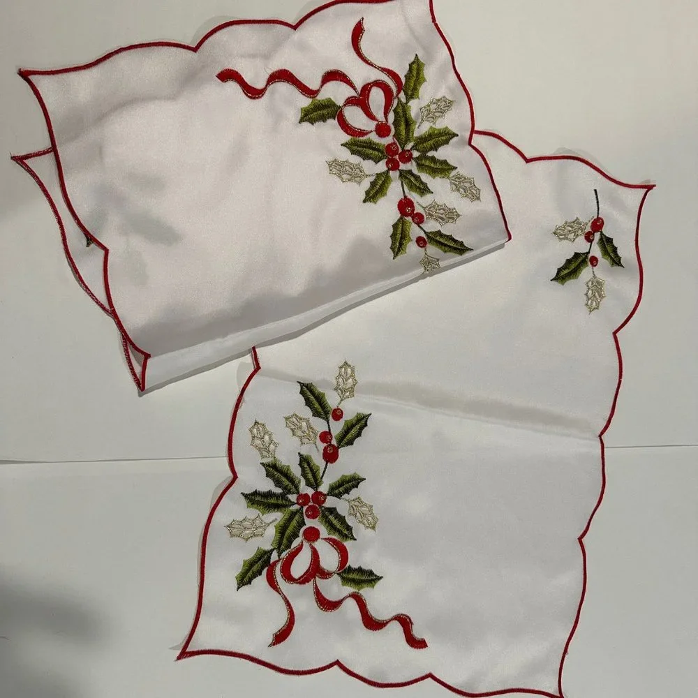 Set of 2 Christmas Silk Embroider‎ Placemat.